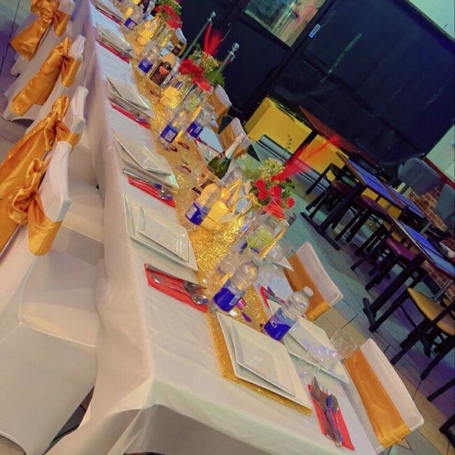 Kovest Resto - Restaurants pr&egrave;s de: H7E2C6