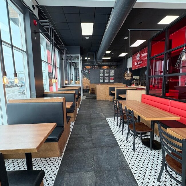 Pizza Salvator&eacute; - Restaurants pr&egrave;s de: J5R1V6