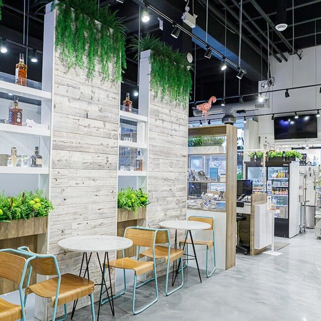 Sonnys Bistro -  Restaurants Near: H3W0B6