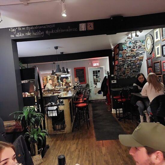 Pub-Café La Maîtresse - Restaurants de Montréal