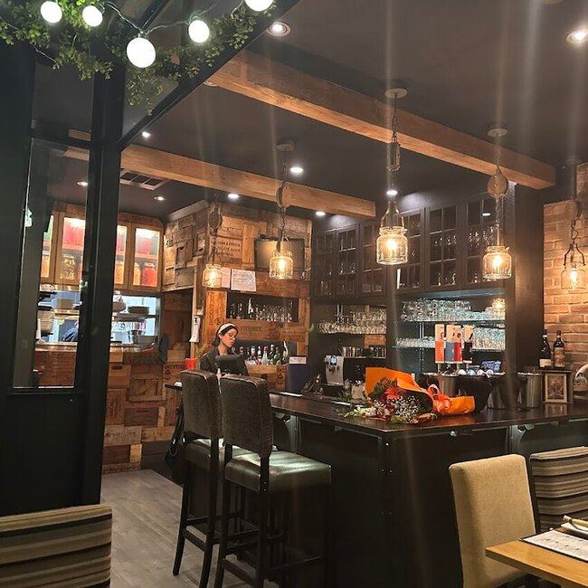 Bistro Fernand - Restaurants Near: J6N2S7
