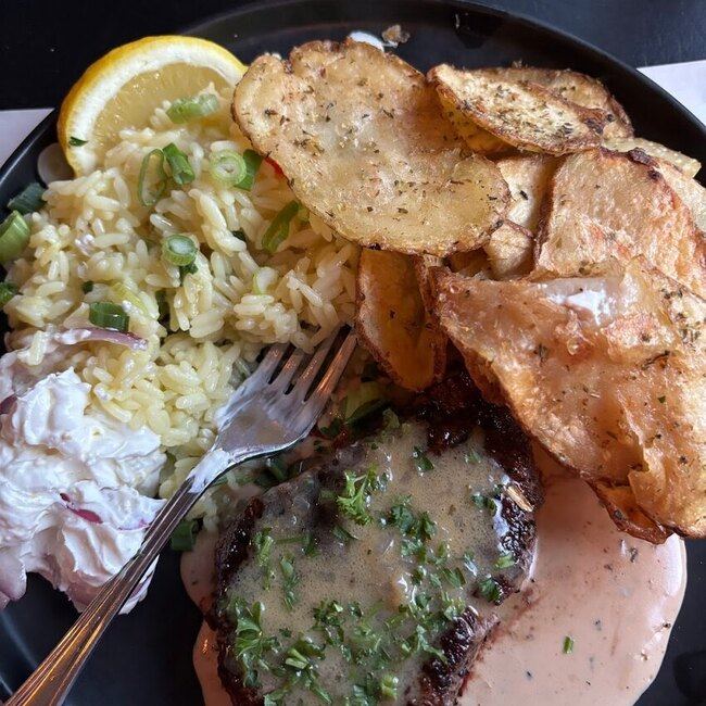 Restaurant Le Grec - Sherbrooke Grill Restaurants