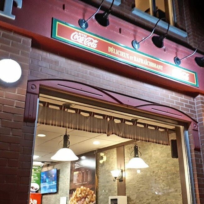 Louis Luncheonette - Restaurants pr&egrave;s de: J1J2C3