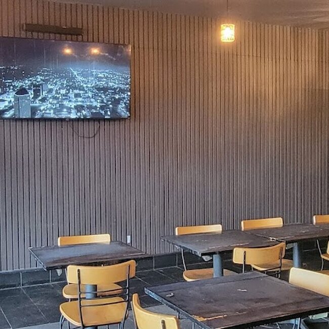 MikFally - Restaurants pr&egrave;s de: H7K2H9