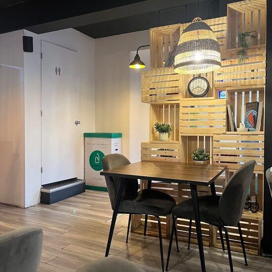 Restaurant Éphèse - Burgers, Sandwiches Restaurants in Quebec