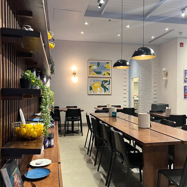 Mezzmiz - Restaurants Libanais Ouverts mardi Montr&eacute;al