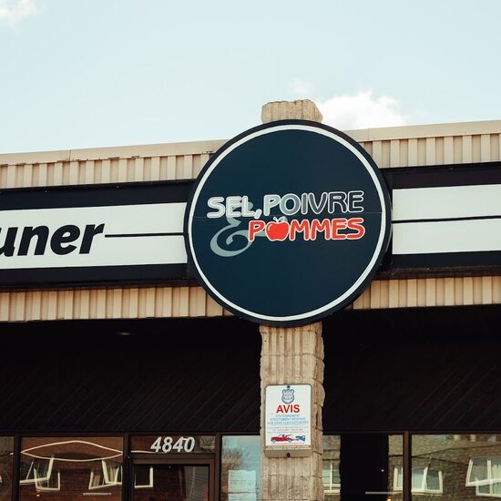 Sel, Poivre et Pommes - BBQ, Breakfast Restaurants in Laval