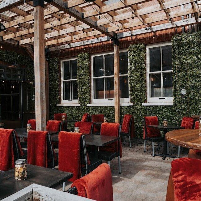 Alibi Lounge Hudson - Restaurants Hudson