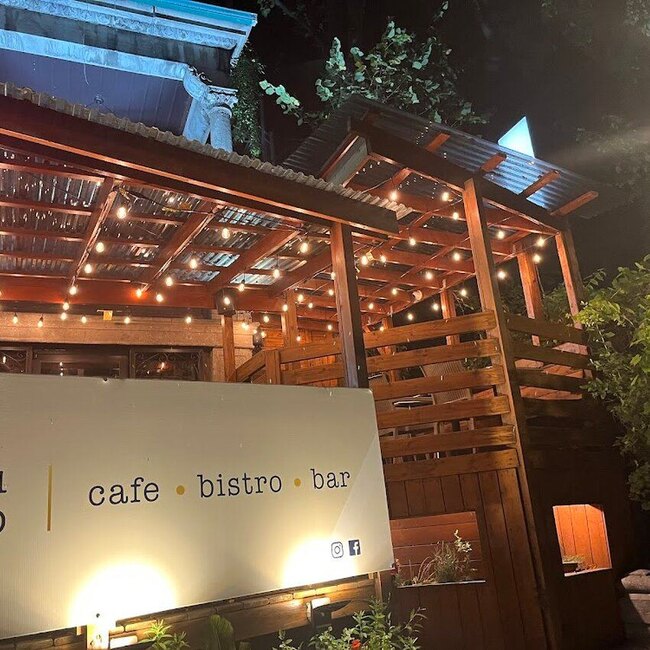 Plateau Bistro - Grill Restaurants Near: H2V4E6