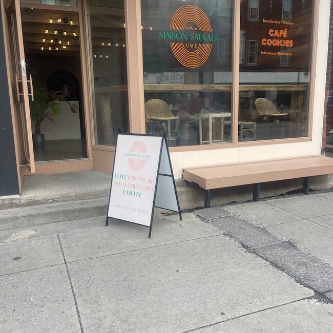 Maison Sauvage Café Restaurant