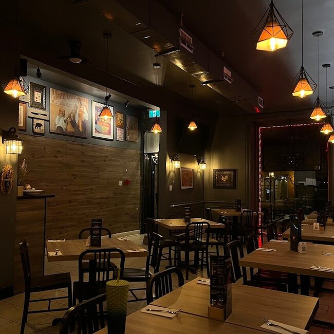 Poutineville - Poutine, Fried Chicken Restaurants Near: H3B4E8