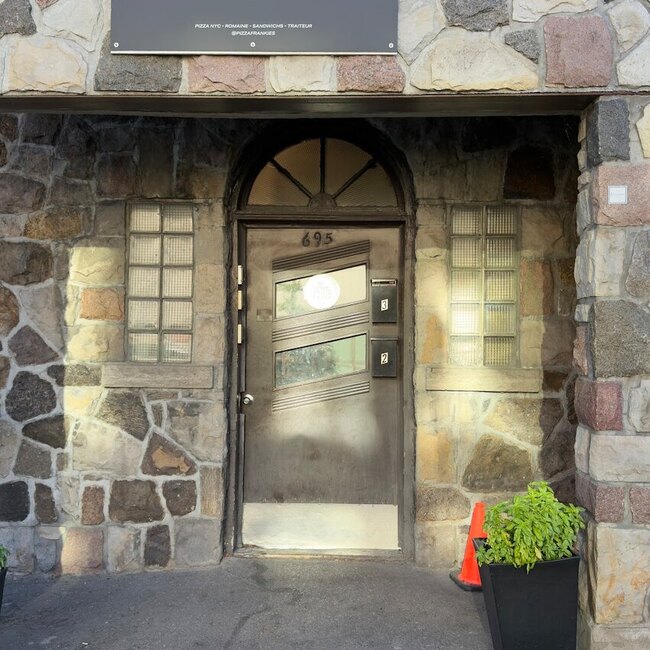 Forno Pizza Frankie's Restaurant