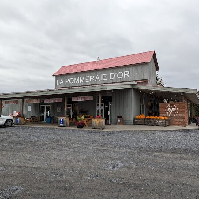 Pommeraie d'Or - Montreal African, Canadian Restaurants