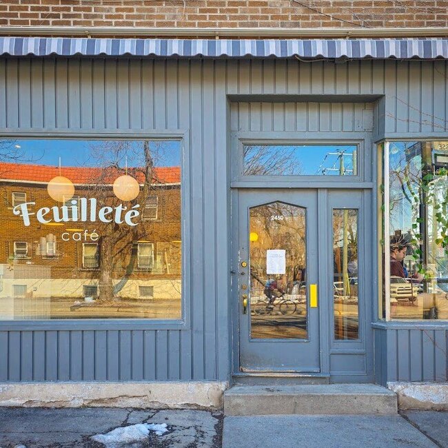 Feuillet&eacute; Caf&eacute; - Restaurants P&acirc;tisseries &agrave; Montr&eacute;al