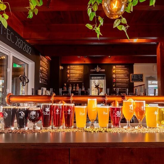 L'Esprit de Clocher - Microbrasserie / Le Baldaquin Resto-Pub - Restaurants Grillades, Italiens, Pizza, Salades, Pâtes de Québec
