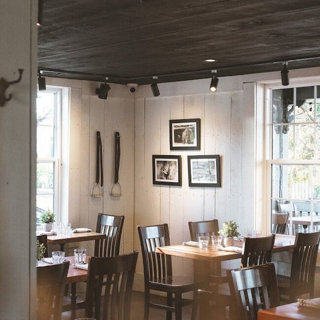 White Horse Café Bistro Restaurant Magog: Menu, Avis & Réserver (2026)
