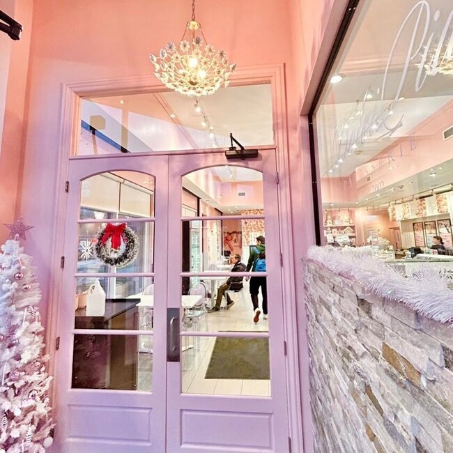 Dolci Piu - Restaurants pr&egrave;s de: H4L5C8