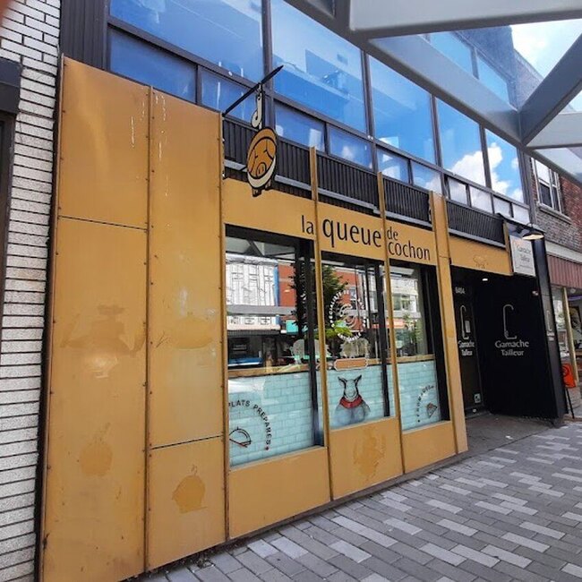 La Queue De Cochon - Restaurants Deli, Am&eacute;ricains pr&egrave;s de: H2W2E2