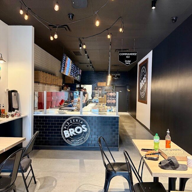 Pizzeria Bros - Restaurants Near: H2C1R8