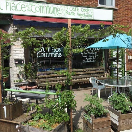 Café La Place Commune - Restaurants de Montréal