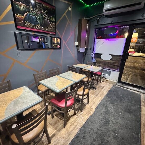 Classic India Restaurant - BBQ, Poutine, Breakfast Restaurants in Montreal