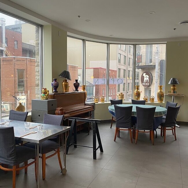 Fuji Corner - Restaurants pr&egrave;s de: H3A3S8