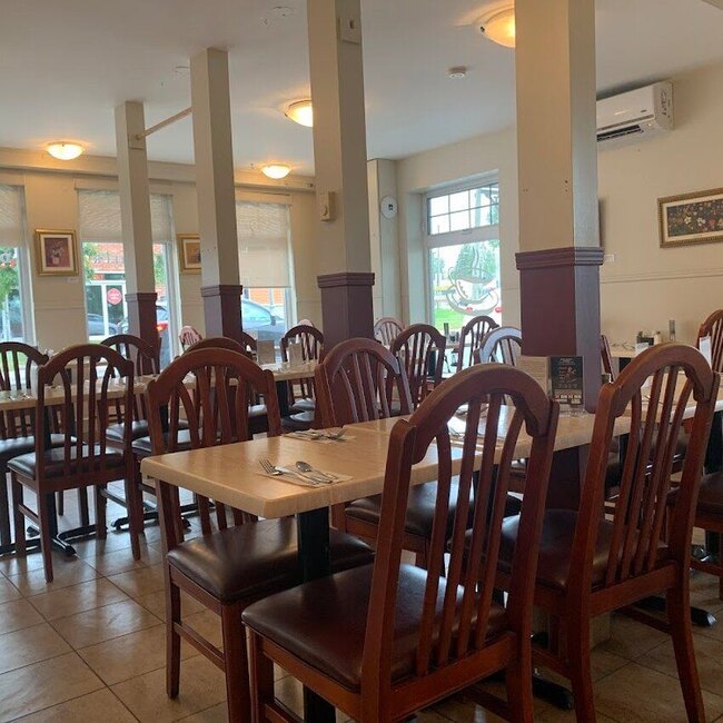 Caf&eacute; Le Signet - Restaurants Brunch pr&egrave;s de: H7E2B8
