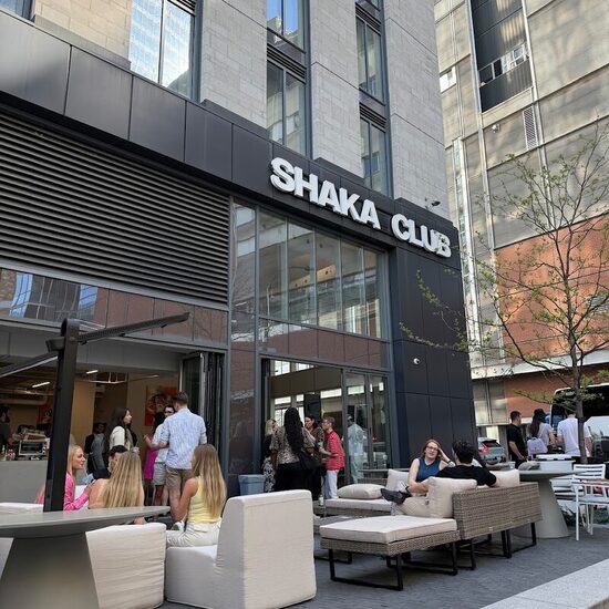 Shaka Club (Café & Smoothie) - Breakfast, Poutine, Cafés Restaurants in Montreal