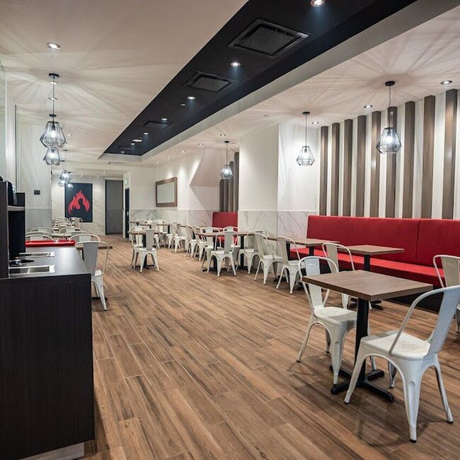 Poulet Rouge - Poutine Restaurants Near: H2V4E6