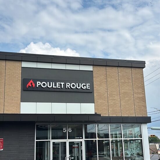Poulet Rouge - Poutine, Breakfast, Tea Restaurants in Montreal