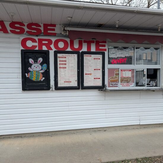 Casse Croute Chez Jess - Cr Restaurants in Montreal