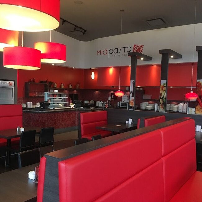 Mia Pasta - Restaurants près de: J6T1X2
