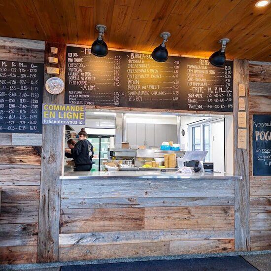 Restaurant Le Bidon - Poutine, BBQ, Breakfast Restaurants in Montreal