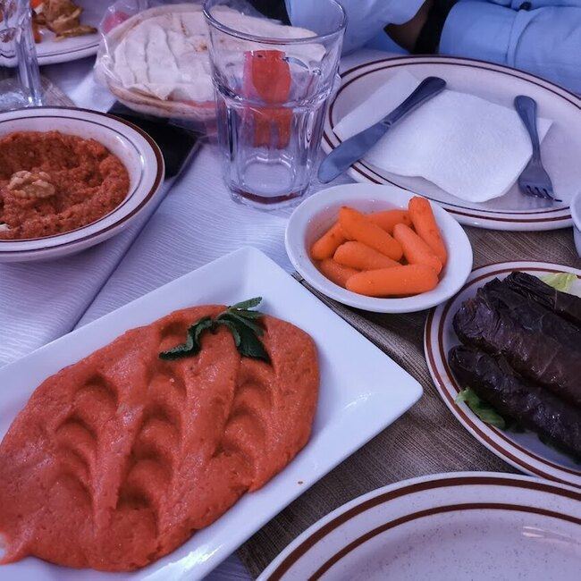 Restaurant Almayass - Restaurants pr&egrave;s de: H7S2K1