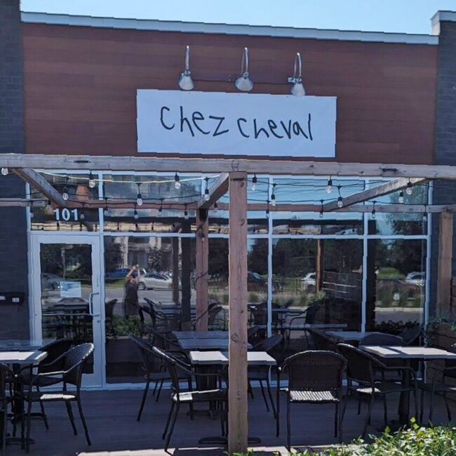 Chez Cheval - Restaurants pr&egrave;s de: J3H6A2