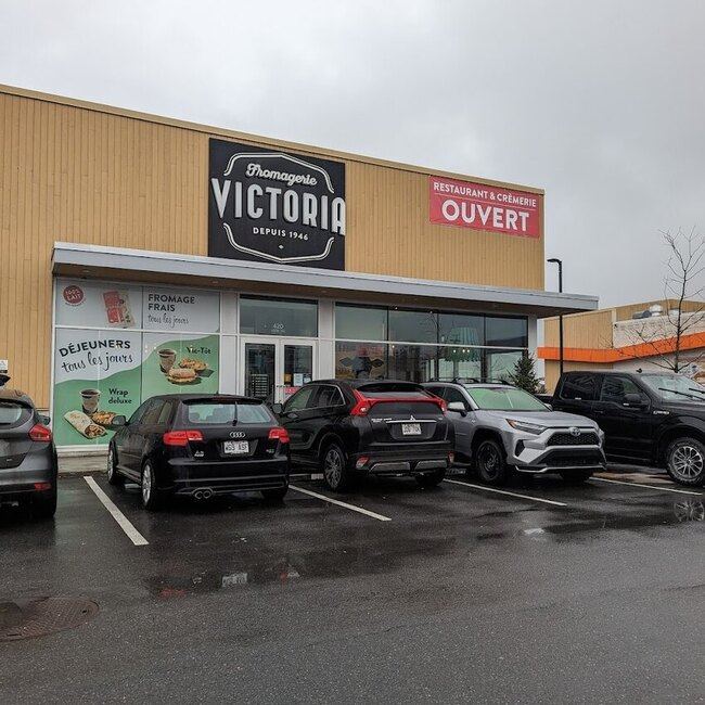 Fromagerie Victoria - Restaurants pr&egrave;s de: J3E2T5