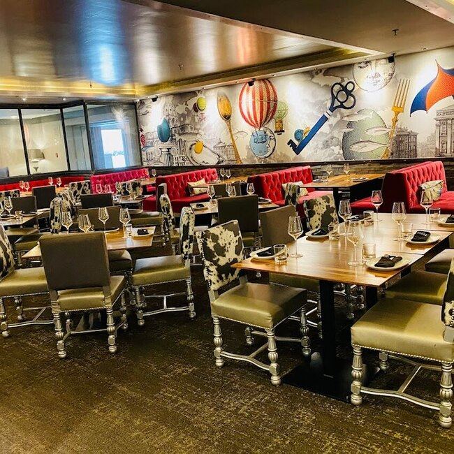 M STEAK MODERNE - Saint-Sauveur Wheelchair Accessible Entrance Restaurants