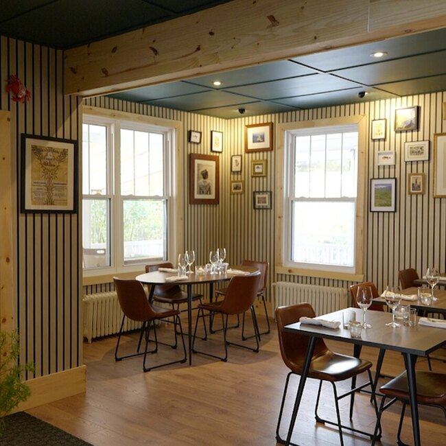 Marius - Mont-Tremblant Wheelchair Accessible Entrance Restaurants