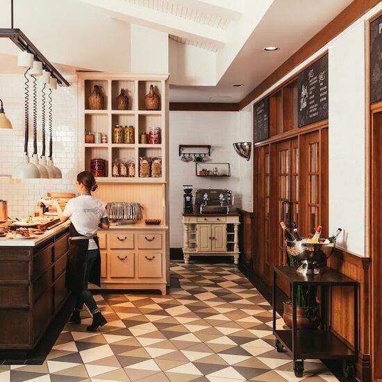 Le Comptoir Cuisine Du March&eacute; - BBQ, Poutine, Breakfast Restaurants in Montreal