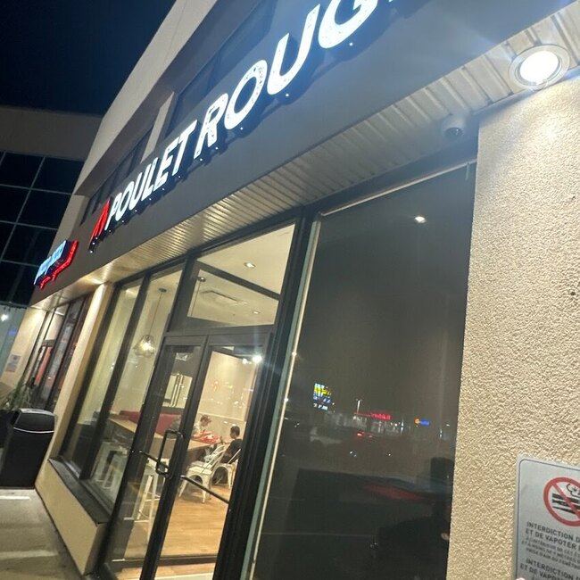 Poulet Rouge - American, BBQ, Poutine Restaurants in Charlesbourg