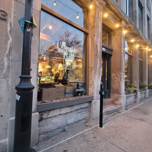 L'Amour du Pain - Bakeries, Bubble Tea Restaurants Near: H3B4E8