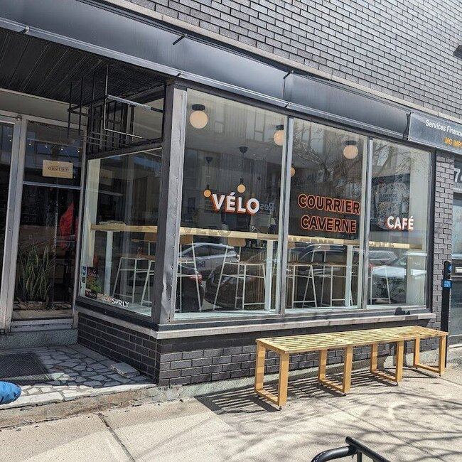 Courrier Caverne - Parc-Extension Open Sunday Restaurants