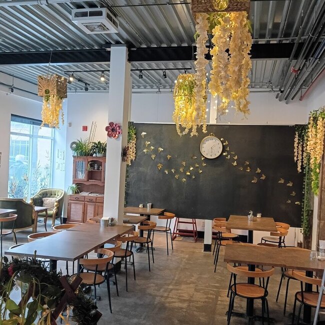 Simplement F&eacute;e - Bar &agrave; Cr&ecirc;pes -  Restaurants Near: H1V1X9