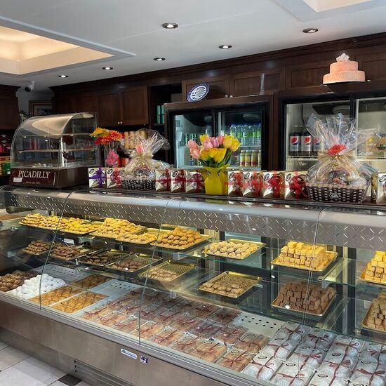 Picadilly Bakery & Pastry Shop - Restaurants de Montréal