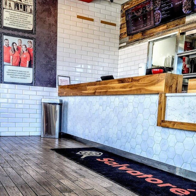 Pizza Salvator&eacute; - Restaurants Pizza, Canadiens &agrave; Montr&eacute;al