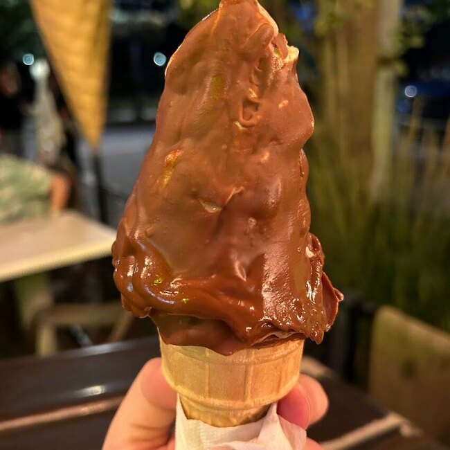 Folie Glac&eacute;e - Tea, Poutine, Desserts & Sweets Restaurants Near: J6W2C8