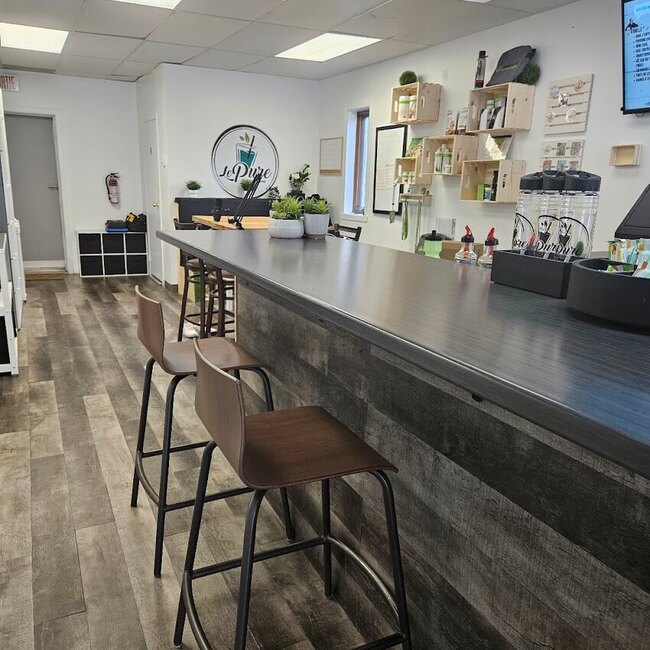 Le Pure Nutrition - Montreal Tea, Desserts & Sweets Open Monday Restaurants