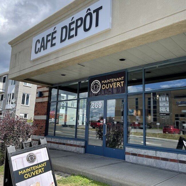 Caf&eacute; D&eacute;p&ocirc;t - Saint-J&eacute;r&ocirc;me Restaurants