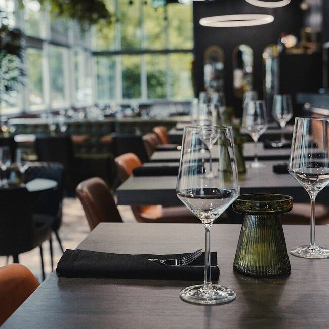 Sevenz Inclusive Lounge - Restaurants Brunch pr&egrave;s de: H3B2G2