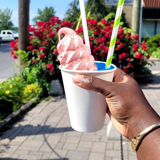 Cremerie Du Vieux - Cr&egrave;mes glac&eacute;es Ouverts lundi Boucherville